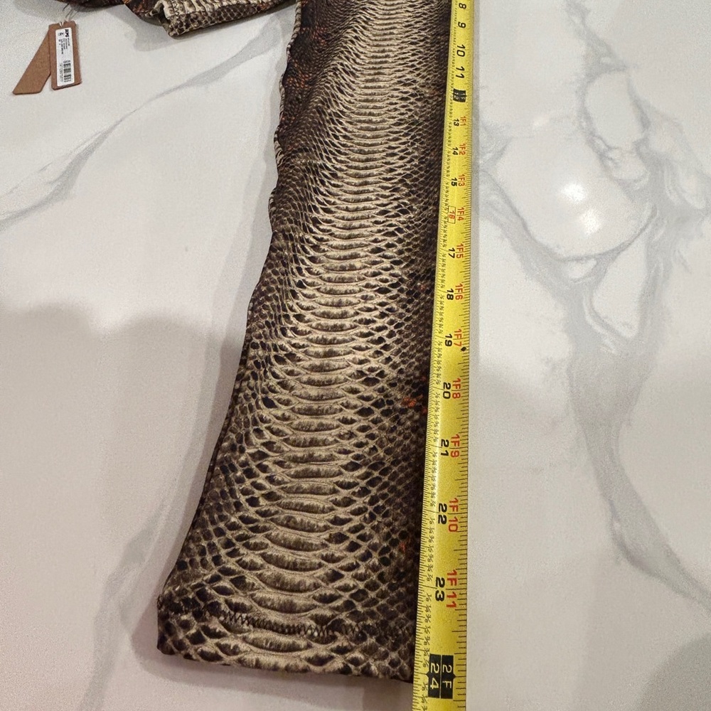 SKIMS Desert Snake Print Long Sleeve Shrug - Picture 8 of 8